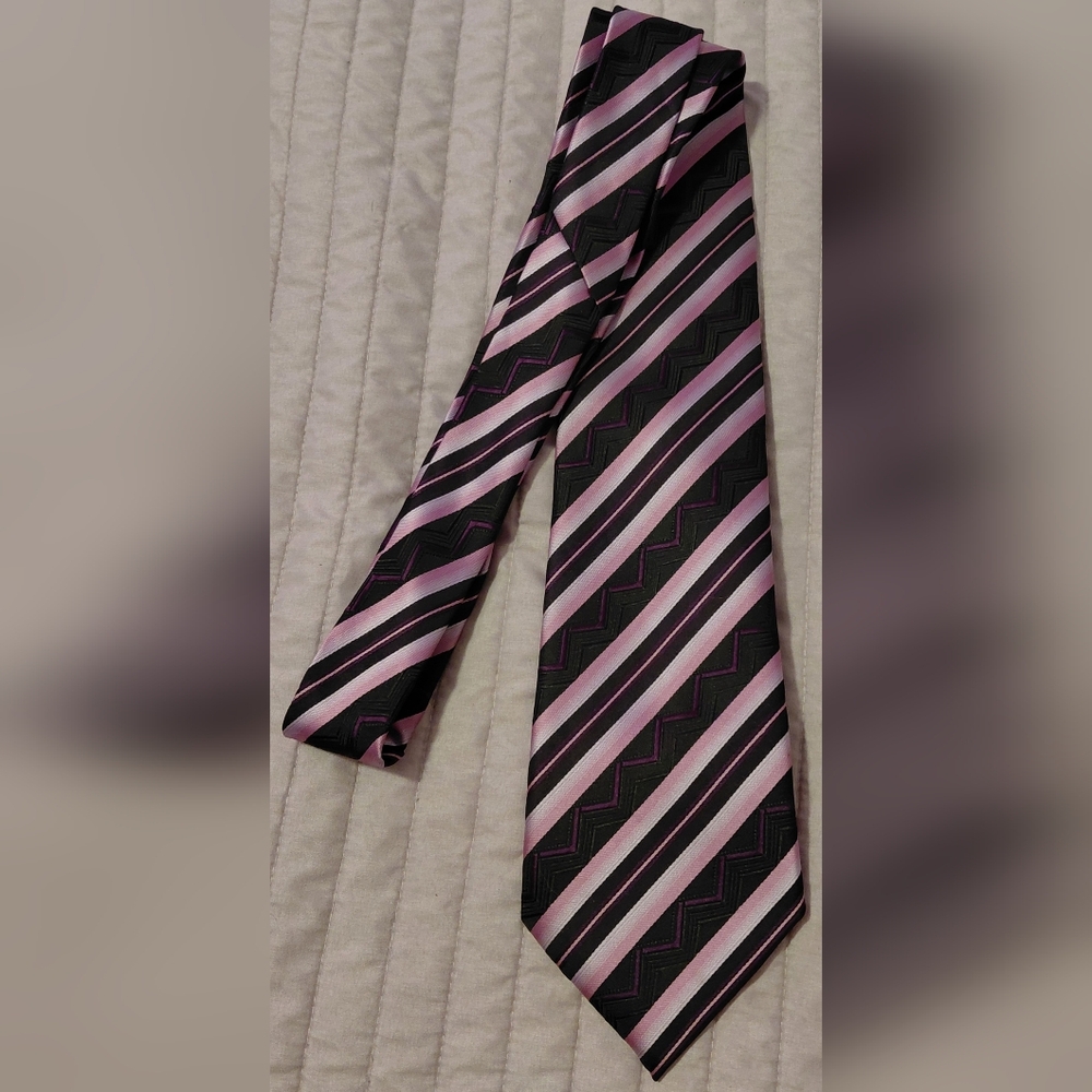 BOSS Hugo Boss 100% Silk Handmade Black and Pink Striped With Purple Chevron Tie